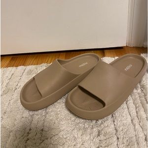 Womens rubber sandals